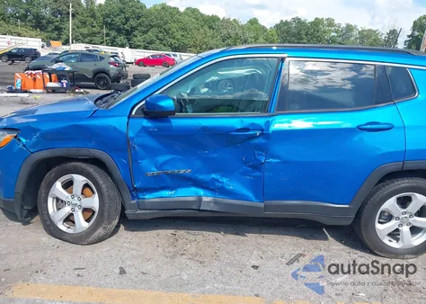 2018 Jeep Compass Latitude 4X4 from USA, damaged, VIN 3C4NJDBB0JT177435